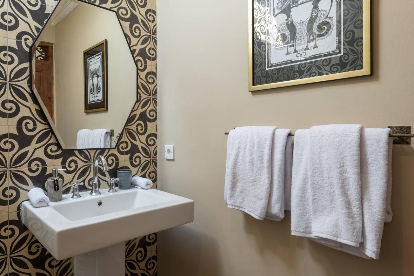 Villa The On Kesari